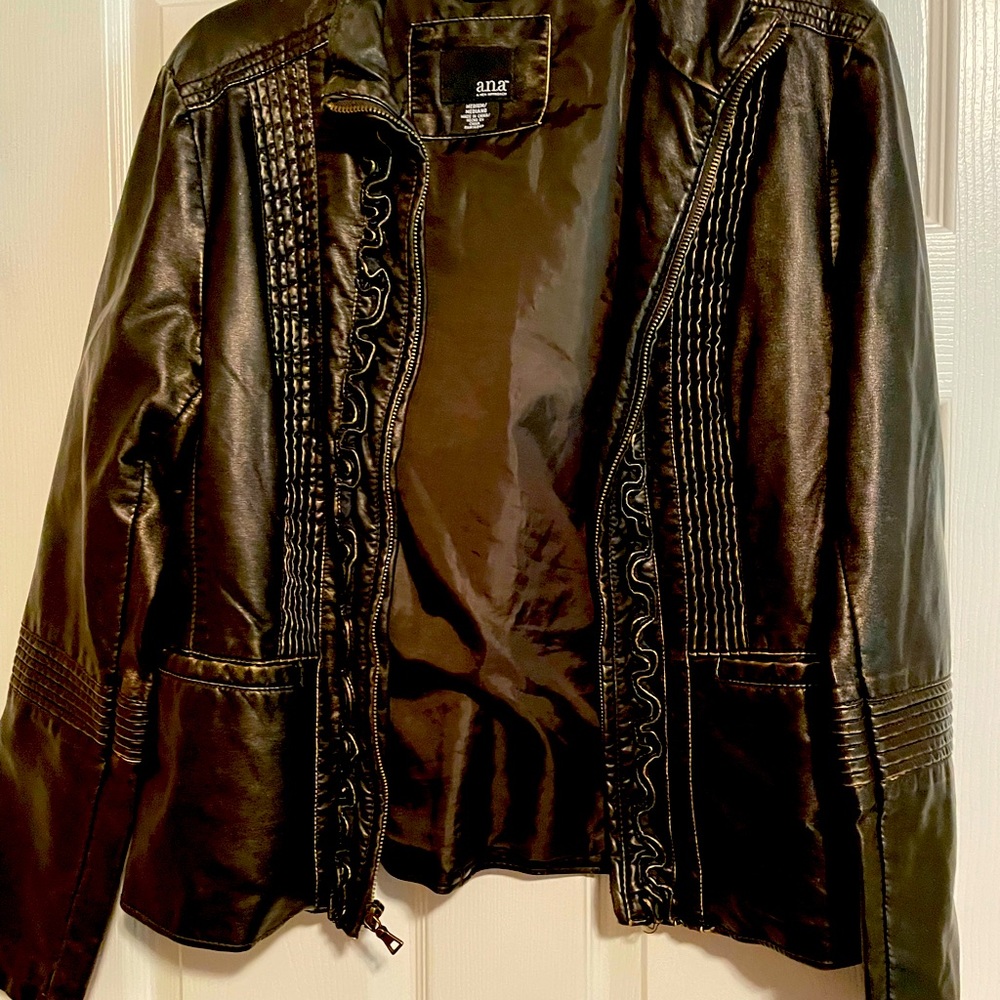 I’m a small business owner and I’m trying to sell my products on poshmark